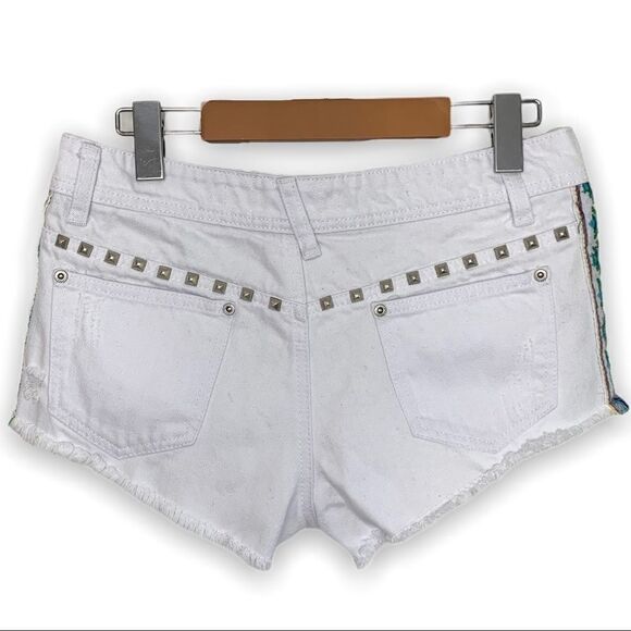 Parisian White Embroidered Shorts (girls) - Picture 3 of 4